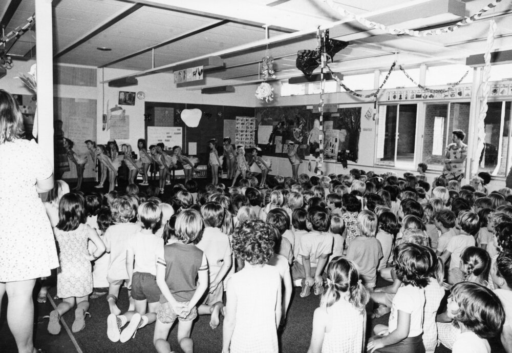 Dance performance, Tewantin State School, ca 1970s