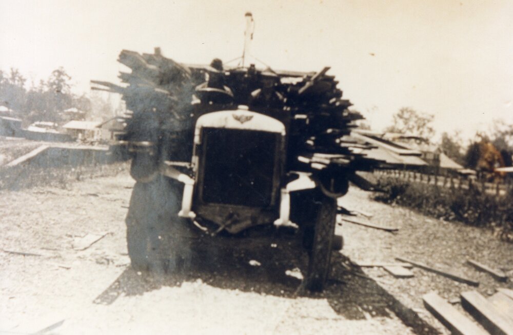 Timber delivery,  'Republic' truck, Pomona Railway yard, Pomona, 1924
