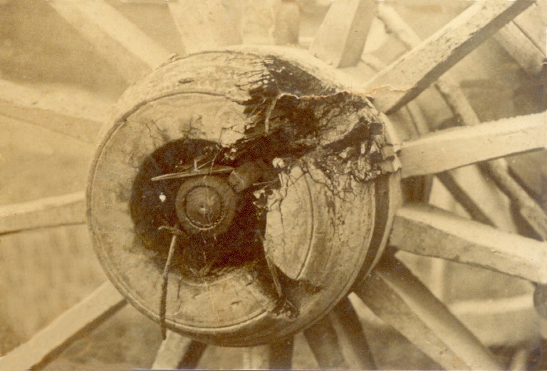 Damaged wagon wheel, Cooran, ca 1920s