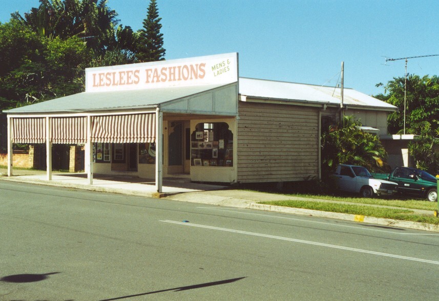 Leslee's Fashions, 3 Pelican Street, Tewantin, ca 2000