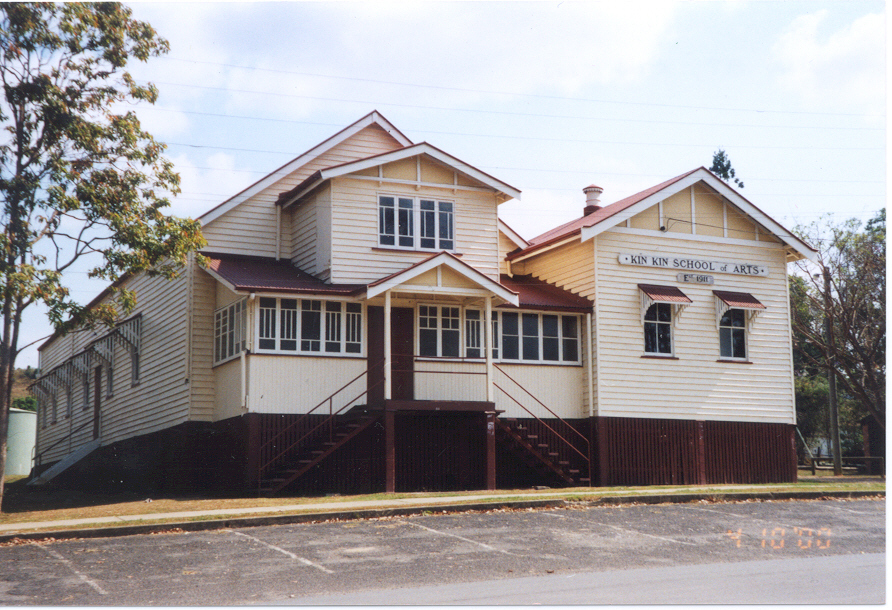 Kin Kin School of Arts, Main Street, Kin Kin, 18 April 2000