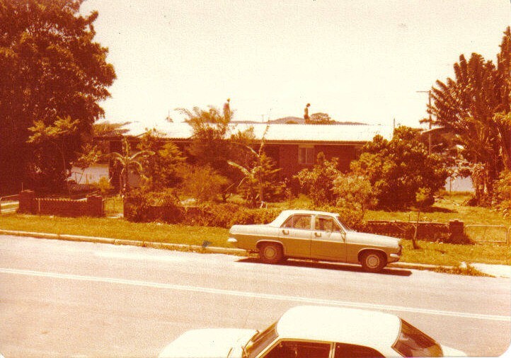 Waiting for demolition, site of new Noosa Council Chamgers, Pelican Street, Tewantin, ca 1979