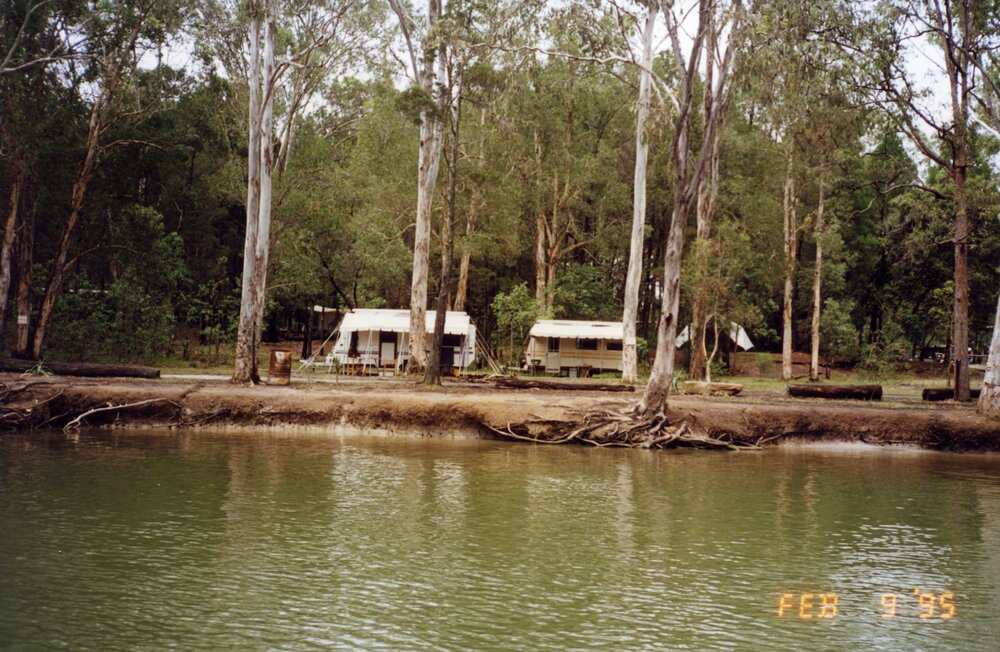 Caravans, Noosa River, 9 February 1995