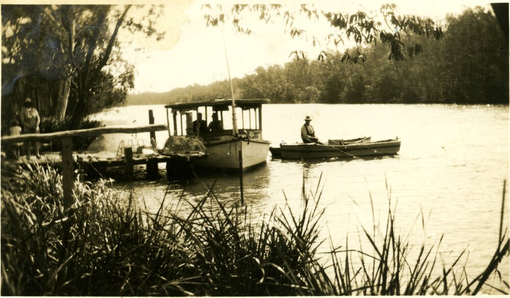 Boating parties, Johns Landing, Noosa River, Cooroibah, 29 August 1936