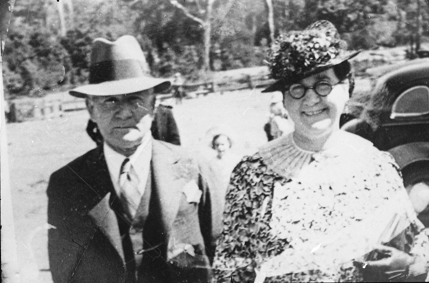George Dan and Elizabeth Dan, Noosa Show, Pomona Showgrounds, Pomona, ca 1940s