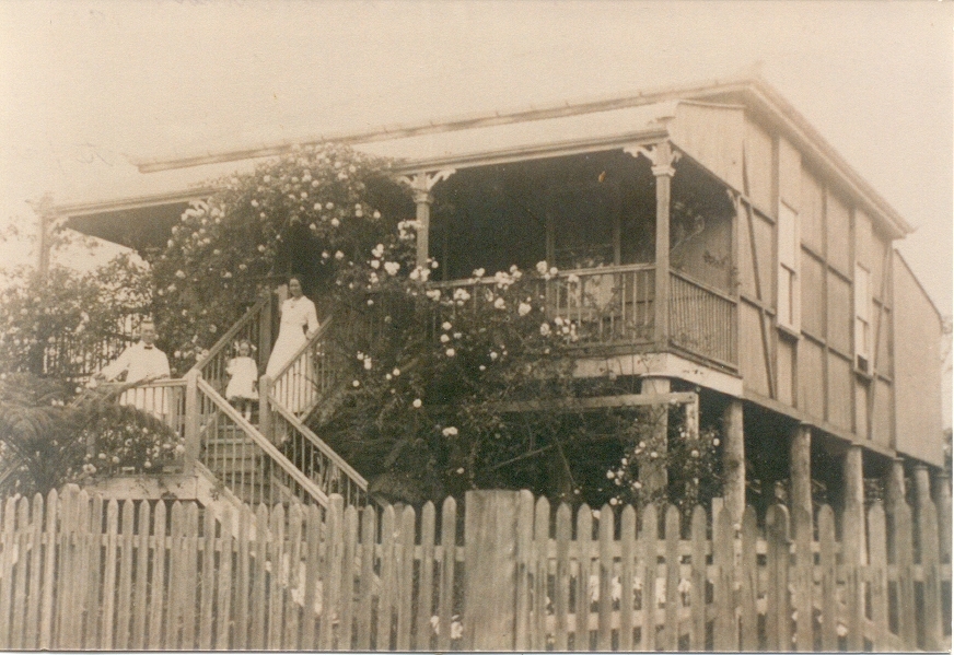 Mr and Mrs E. H. Elder with daughter Joyce, Kauri Street, Cooroy, ca 1916