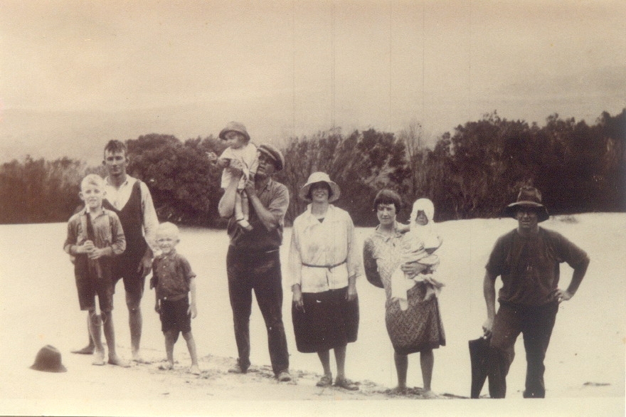 Beachgoers, Crang and Bunney Families, Cooloola Sandpatch, Noosa North Shore, 1913