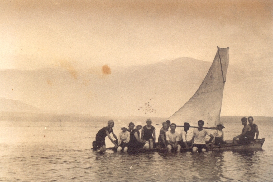 Boating party, Lake Cootharaba, Elanda Point, Como, 1920
