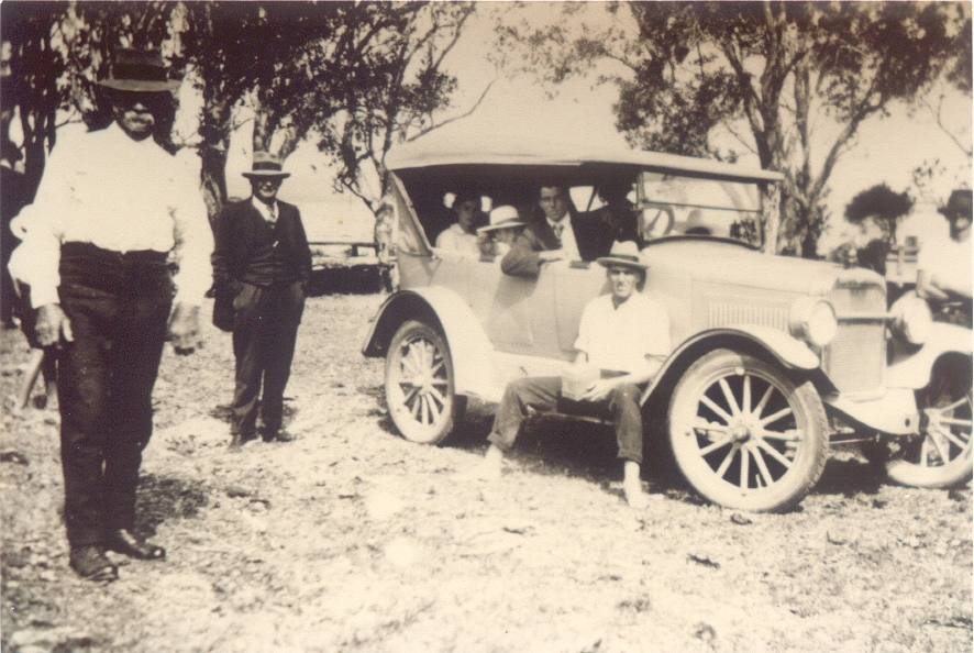 Crang Family and friends, Crang Farm, Elanda Point, Como, 1928