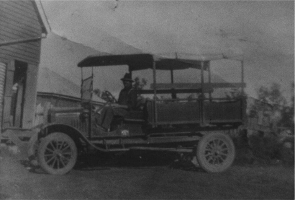 Carrier, Bill Hodge, Pomona Railway Station, Pomona, ca 1932