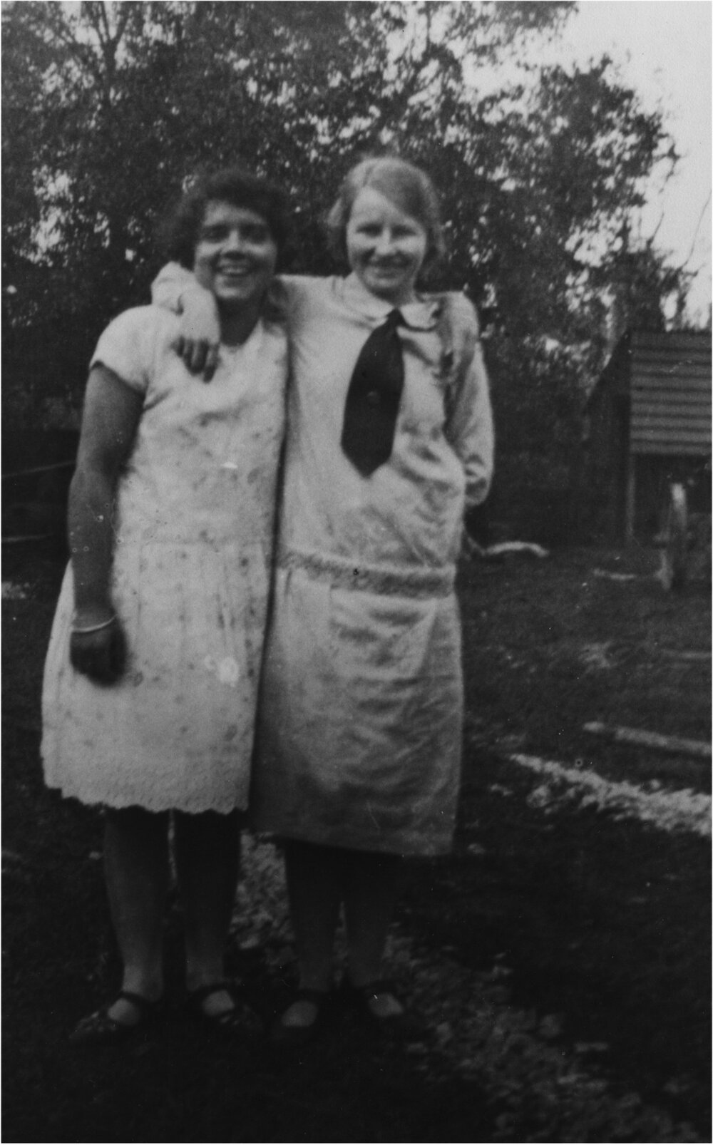 Rosie Bazzo with Tina McLeod, Pomona, 1920s