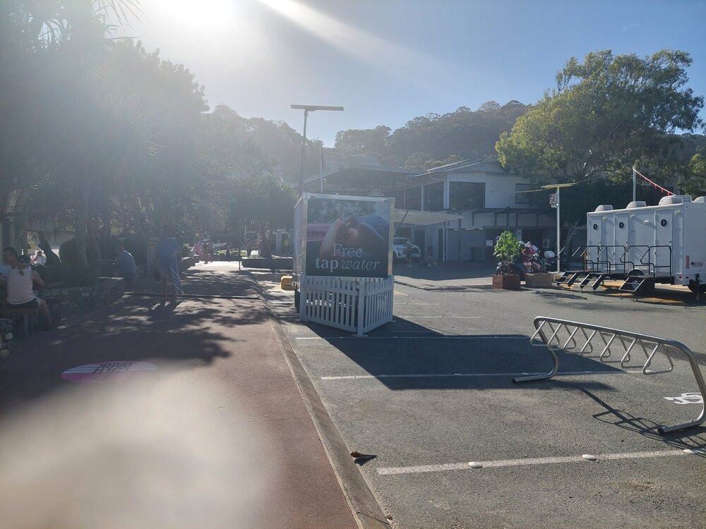 Holiday drop off zone, Noosa Main Beach carpark, Noosa Heads, 20 December 2025
