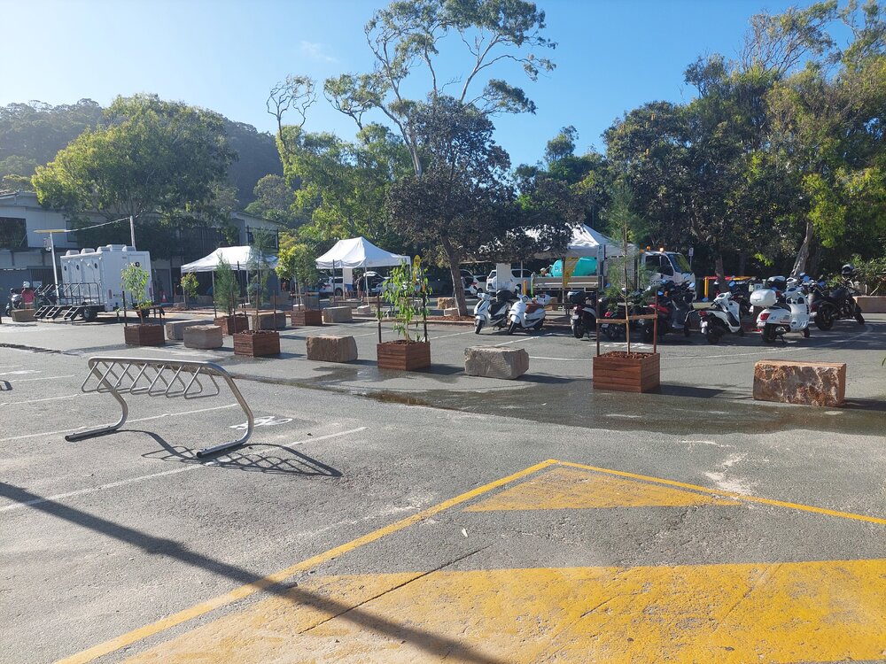 Holiday drop off zone, Noosa Main Beach carpark, Noosa Heads, 20 December 2025 