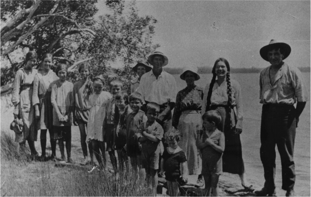 Daytrippers, Lake Cootharaba, Cootharaba, 1910s