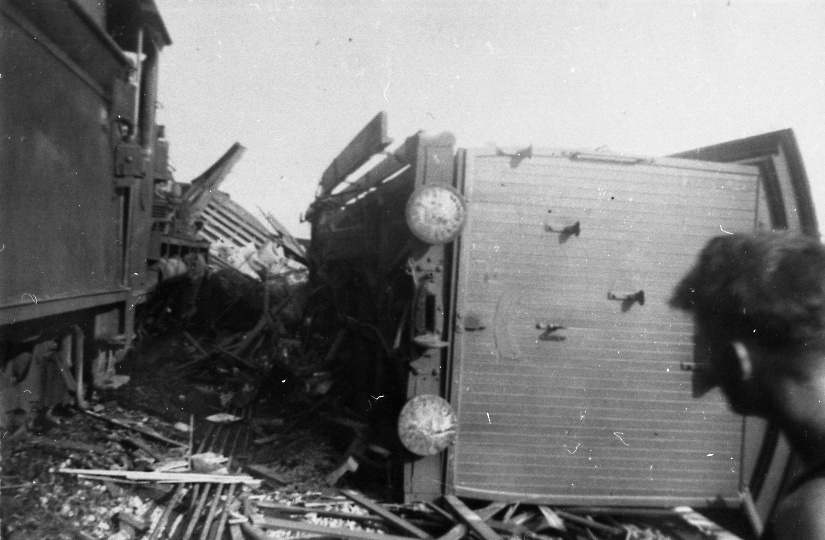 Derailment, goods train, Pomona Railway yards, Pomona, 30 September 1941