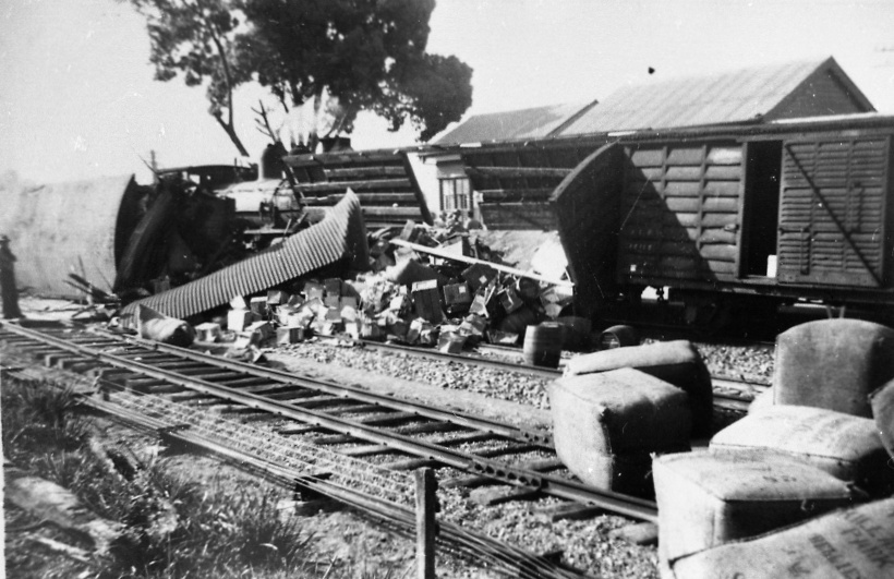 Aftermath, goods train derailment, Pomona Railway yards, Pomona, 30 September 1941