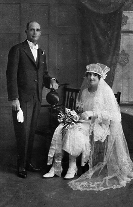 Wedding portrait, Zillah Lennox (nee Wallace) and Robert James Lennox, St. Francis' Church, Nundah, 23 February 1927