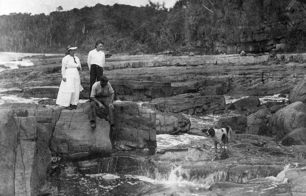 Daytrippers, 'Boiling Pot', Tea Tree Bay, Noosa National Park, Noosa Heads, ca 1900