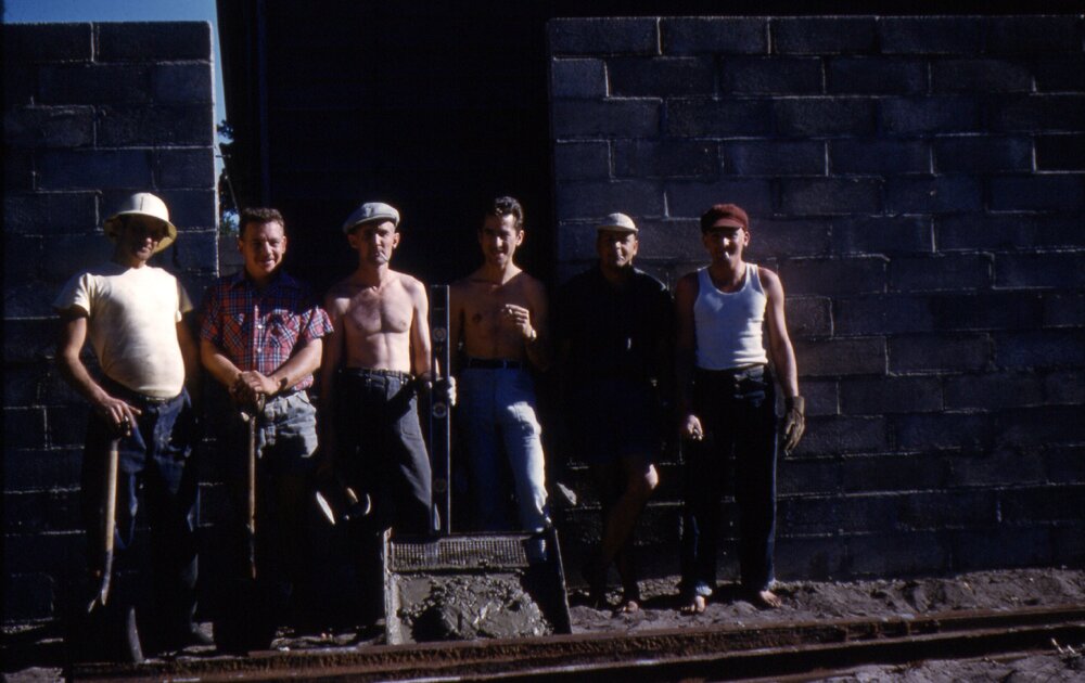 Construction, Lake Cootharaba Sailing Club members, Boreen Parade, Boreen Point, ca 1960