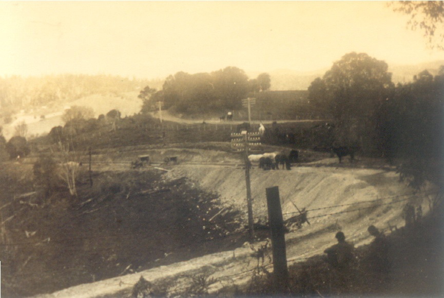 Construction, new Range Road, Skyring Creek, Federal, ca 1928