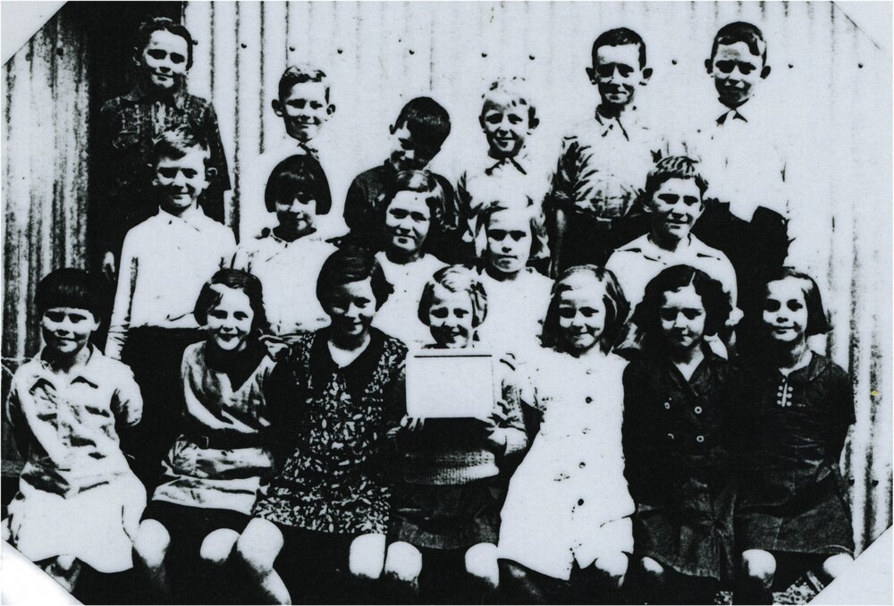 Class photo, Pomona State School, Pomona, 1939