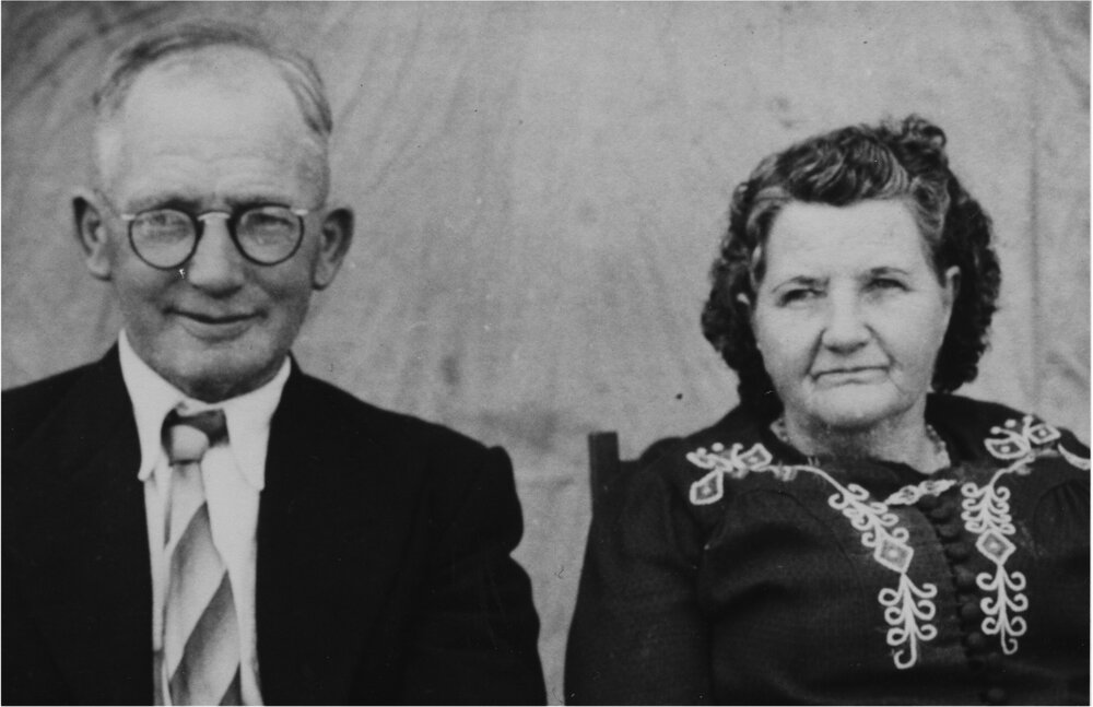 Informal portrait, William and Ethel Beal, Pomona
