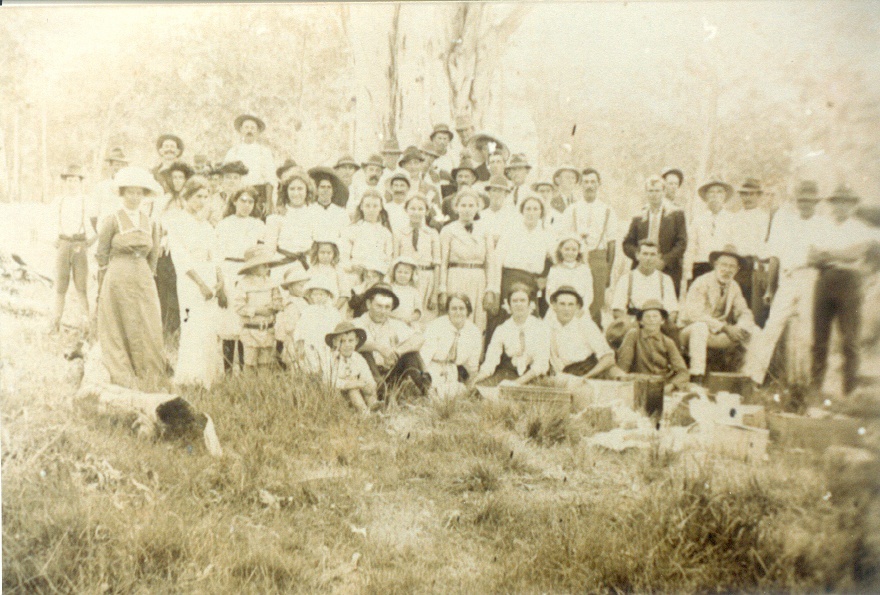 Picnickers, Wahpunga group, Kin Kin, 1900s