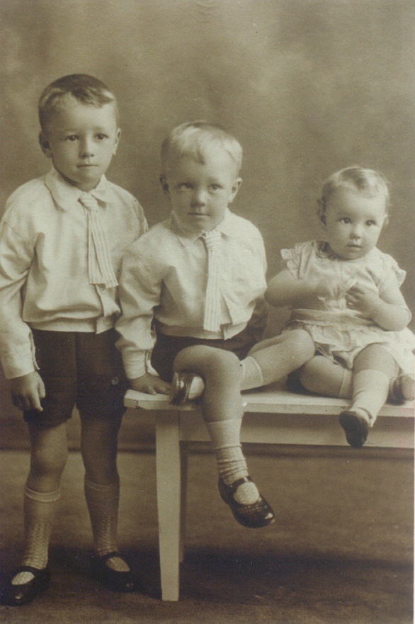 Portrait, Jack, Alan and Jessie Galloway, Pomona