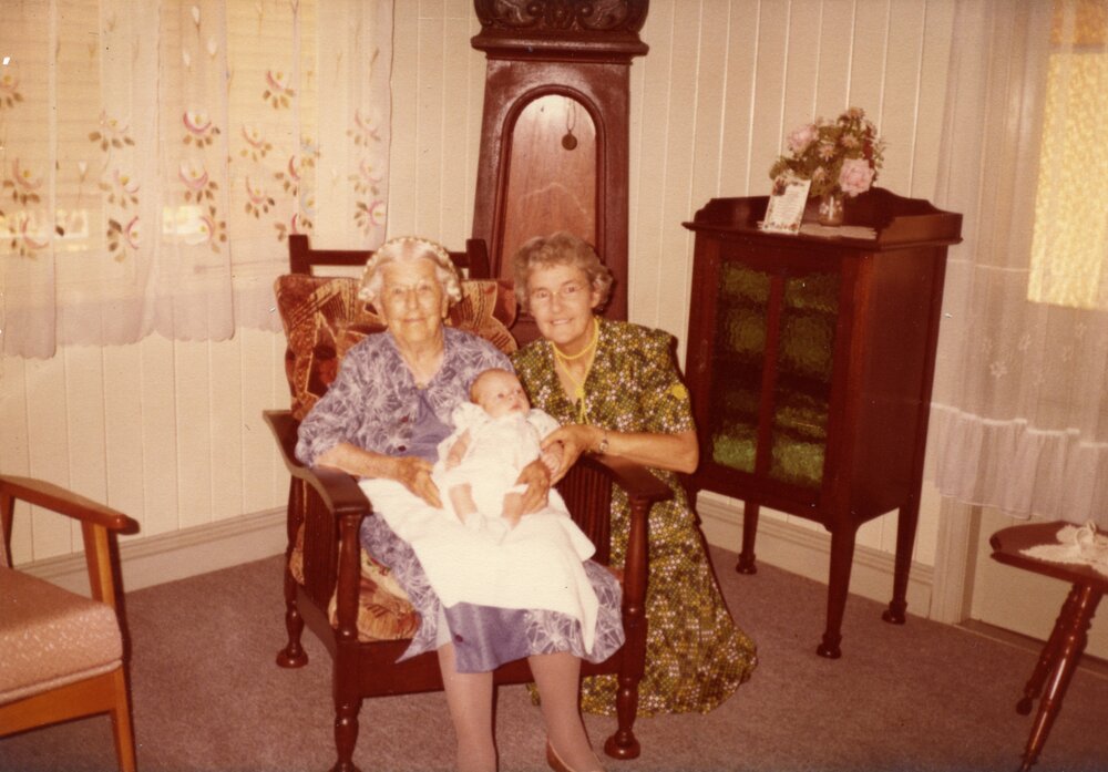 Informal portrait, Emma and Esme Tait (l-r), Tait Duke Cottage, 84 Poinciana Avenue, Tewantin