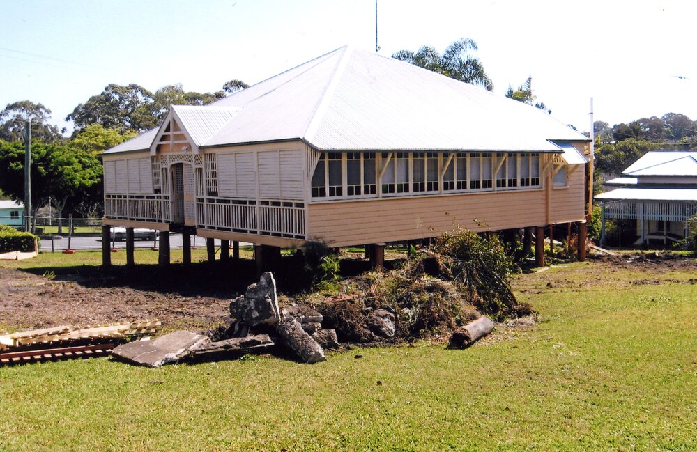 Relocation preparations, Tait Duke Cottage, 84 Poinciana Avenue, Tewantin, August 2009