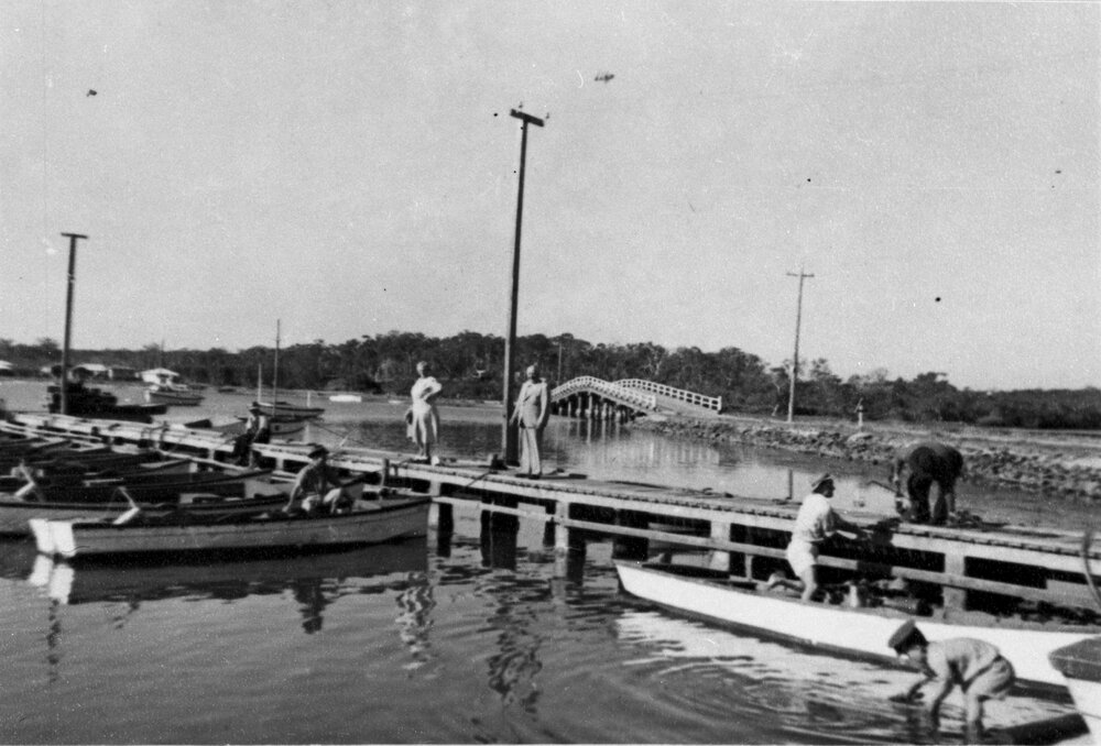 Cleaning the catch, Tewantin, ca 1920s