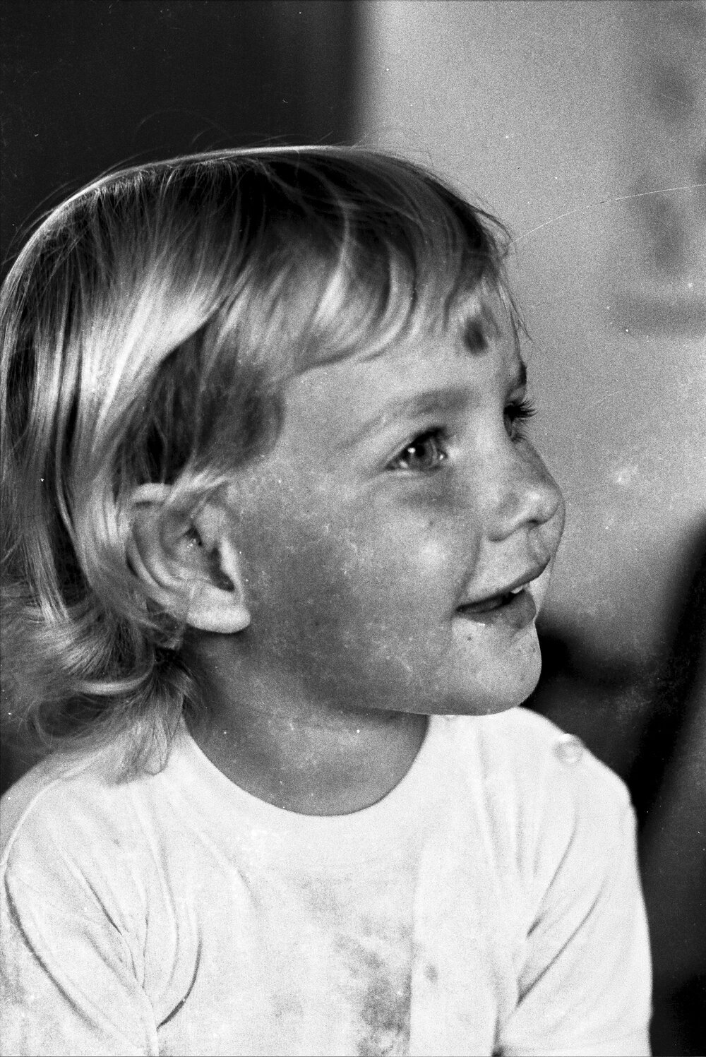 Informal portrait, young girl, Griffiths Studio, Tewantin, ca 1960s