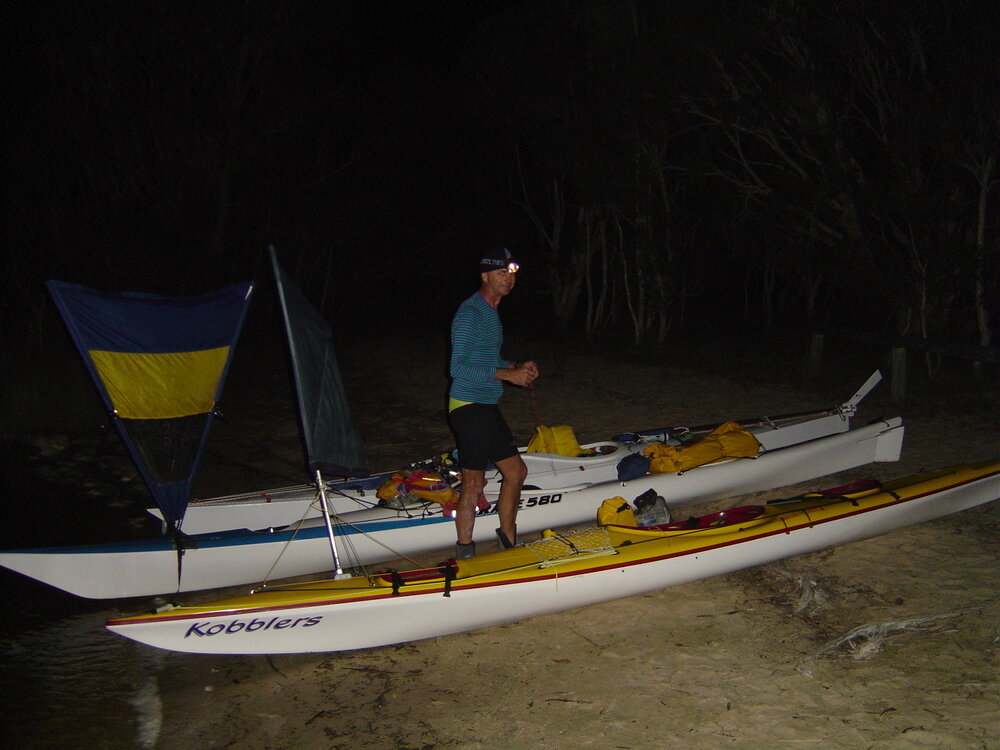 Loading the gear, Elanda Point, Lake Cootharaba, Como,  4 June 2004