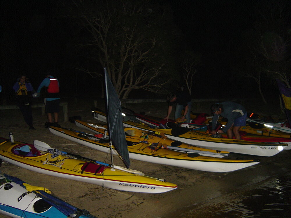 Loading the gear, Elanda Point, Lake Cootharaba, Como, 4 June 2004