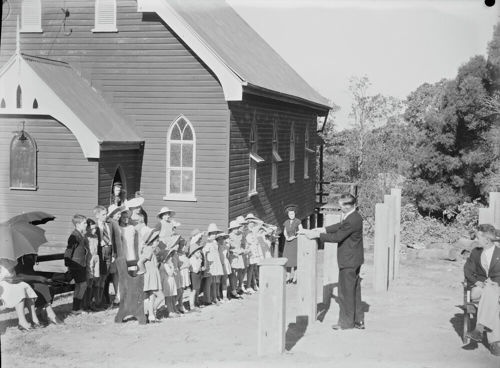 Stump capping ceremony, Cooroy Methodist Church, 51 Maple Street, Cooroy, 11 October 1947
