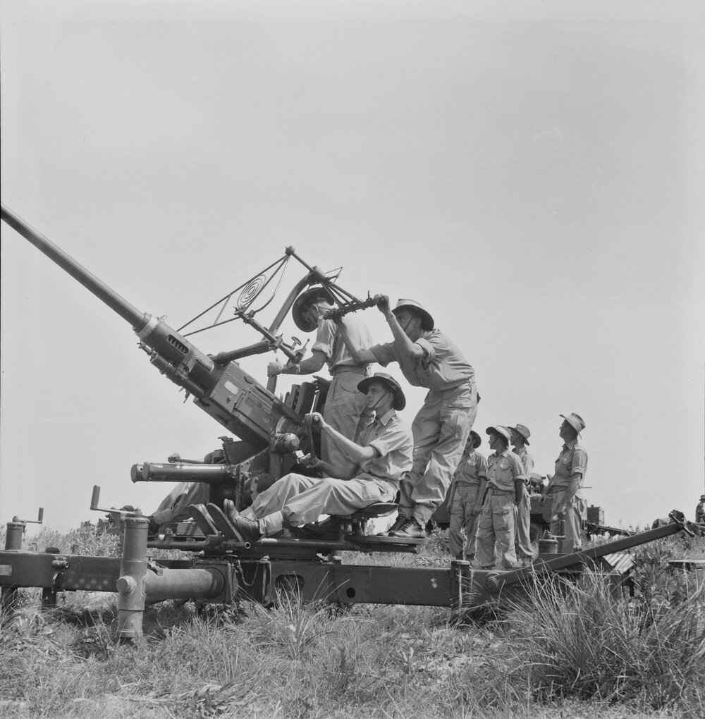 Artillery unit, Commonwealth Military Force training, Sunshine Beach region, May 1951