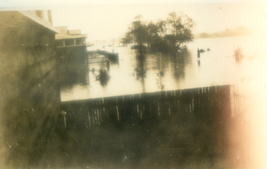 Flooding, Gympie Terrace, Noosa River, Noosaville, ca 1930s