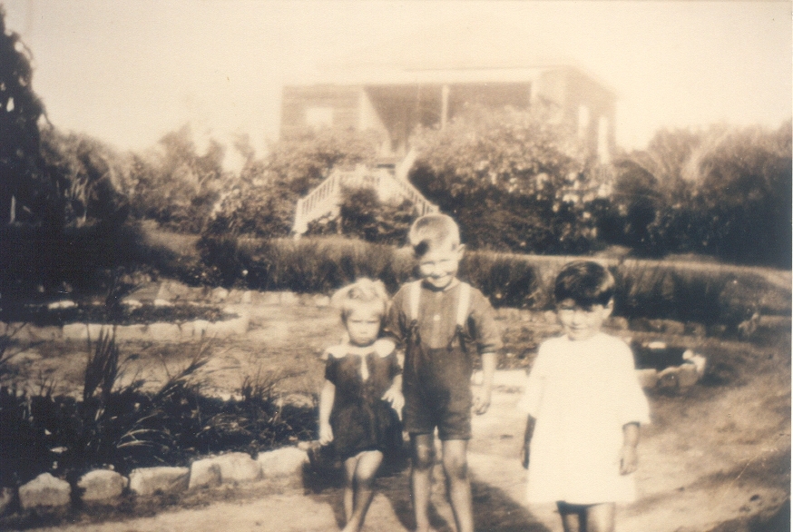 Informal children portrait, Pederson family home,  Boreen Point, 1928