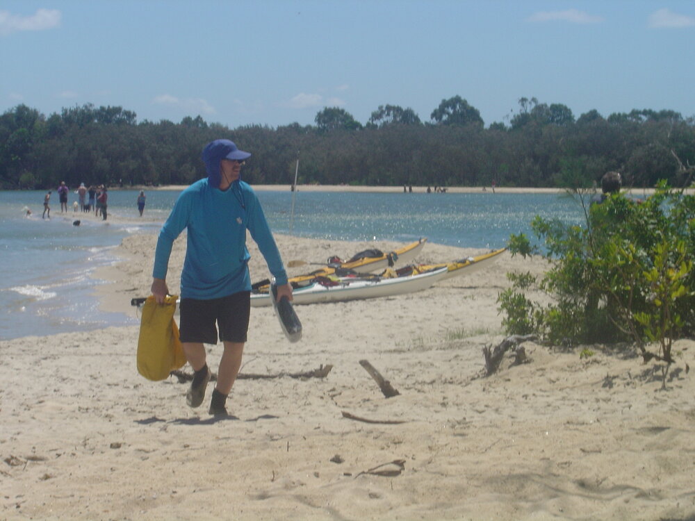 Day trippers,  Noosa Inlet, Noosa River, Noosa Heads, 31 &lrm;October &lrm;2004