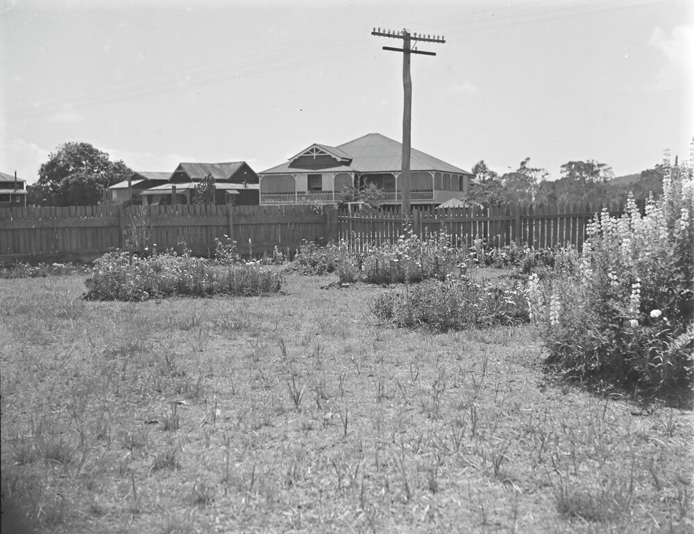 Garden views and dwellings, Tewantin, 1946