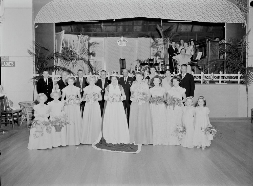 Queen crowning, Ambulance Ball, RSL Memorial Hall and School of Arts, Tewantin, 1953