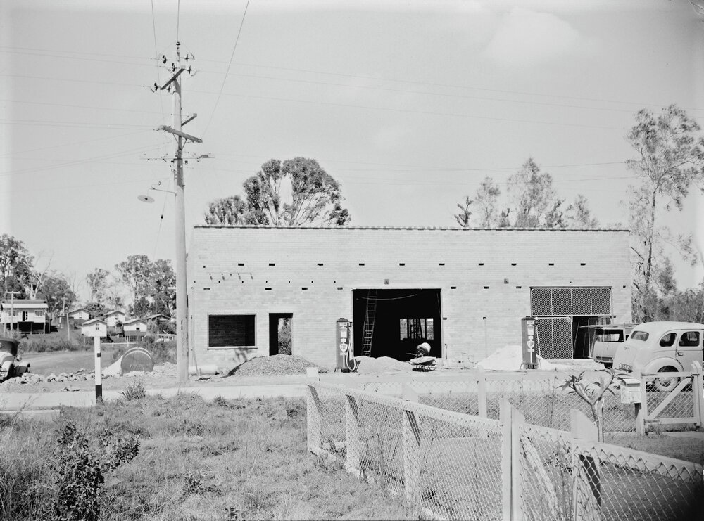 Construction, Horton Motors, Hilton Terrace, Tewantin, 1954