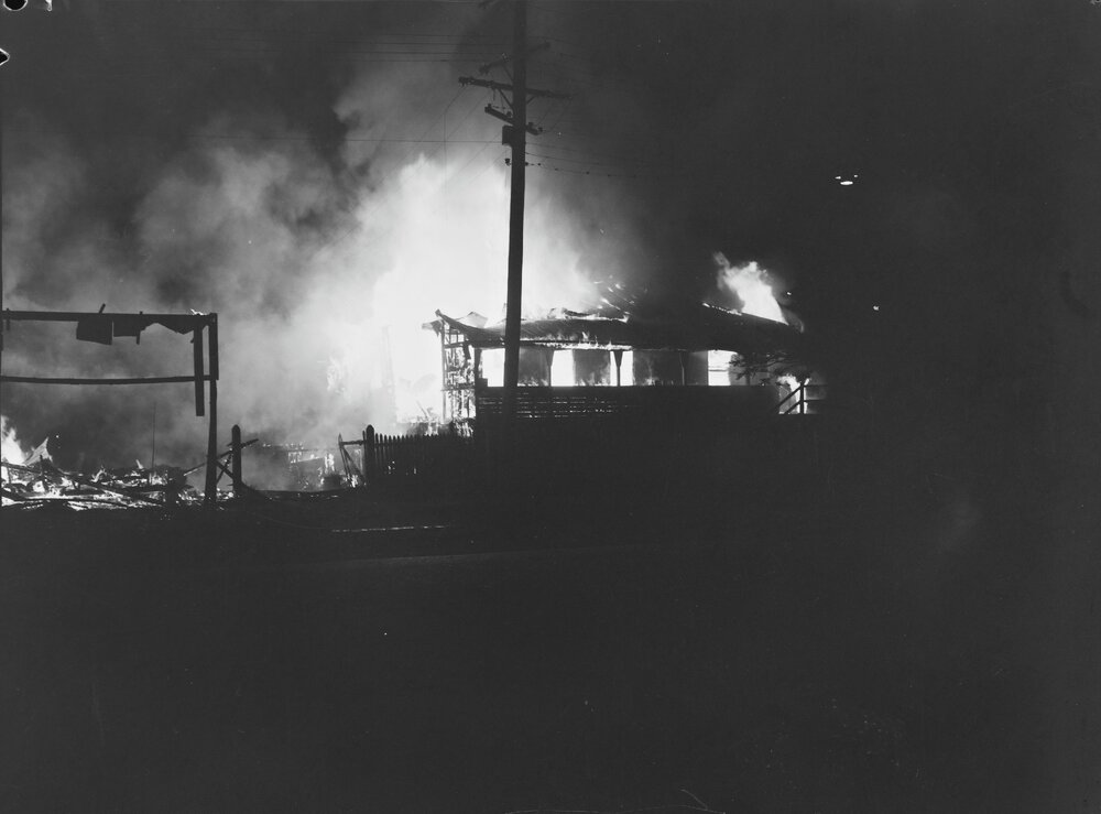 Fire underway, Poinciana Avenue, Tewantin, 1956