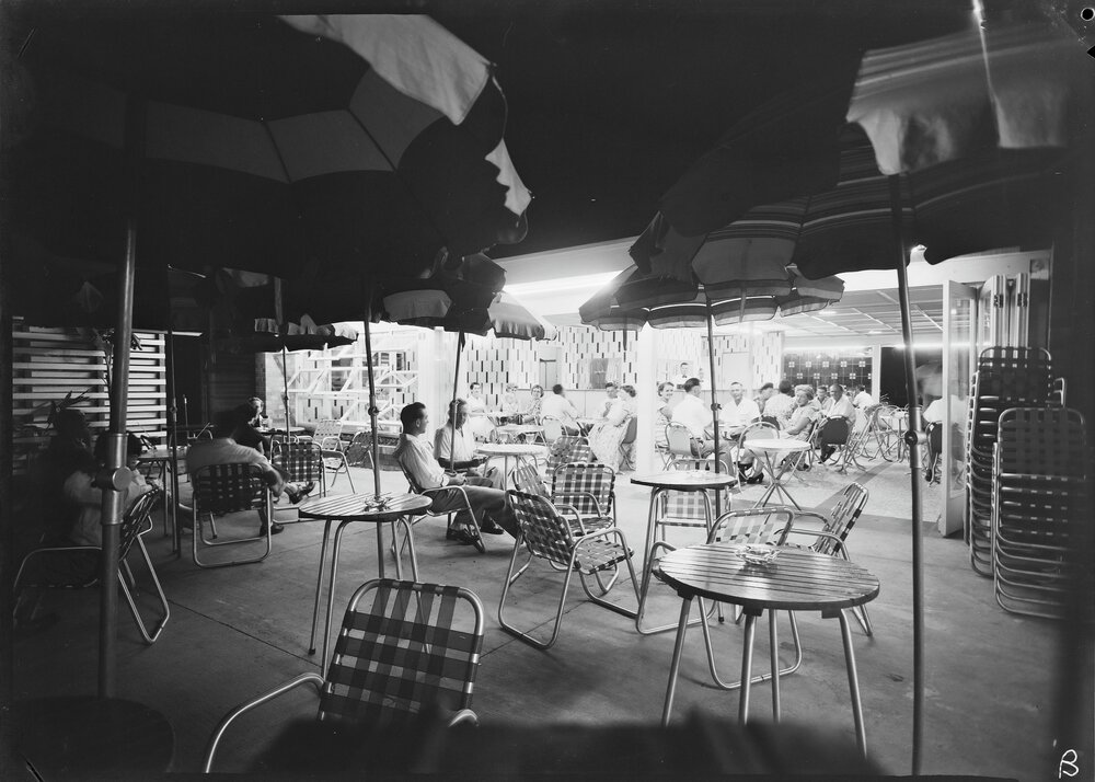 Night views, Beer Garden, Royal Mail Hotel, Tewantin, 1957