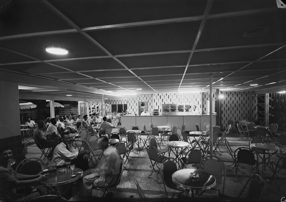 Night views, Beer Garden, Royal Mail Hotel, Poinciana Avenue, Tewantin, 1957