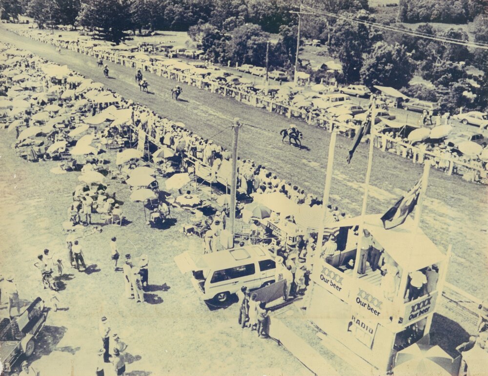 Race track, Noosa Picnic Races, Cooroy Mountain, 30 October 1982