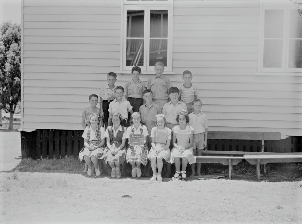 Class photo, Grade 5, Pomona Rural School, Pomona, 1952