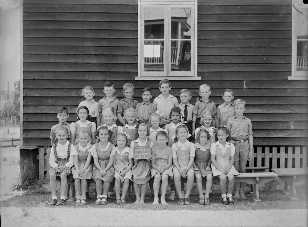 Class photo, Grade 1, Pomona Rural School, Pomona, 1949