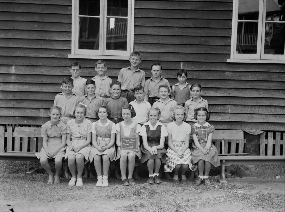 Class photo, Grade 5, Pomona Rural School, Pomona, 1950