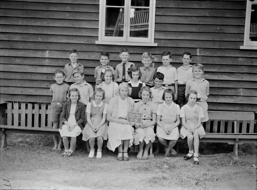 Class photo, Grade 3, Pomona Rural School, Pomona, 1950